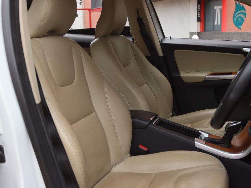 🚙 VOLVO XC60 D4 | YOM 2017 | 2000CC DIESEL | ELEGANCE REDEFINED 🚙