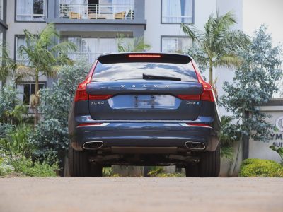 💎 2018 VOLVO XC60 D4 INSCRIPTION — ELEGANT BLUE MASTERPIECE 💙✨