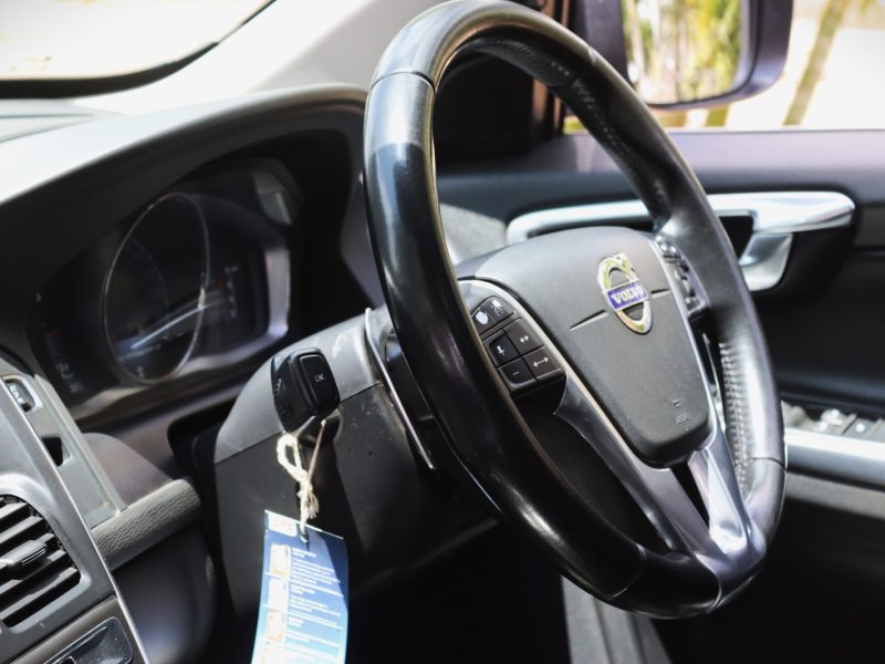 🖤 2015 VOLVO XC60 D4 | POWER, ELEGANCE & SAFETY REDEFINED 🇸🇪✨