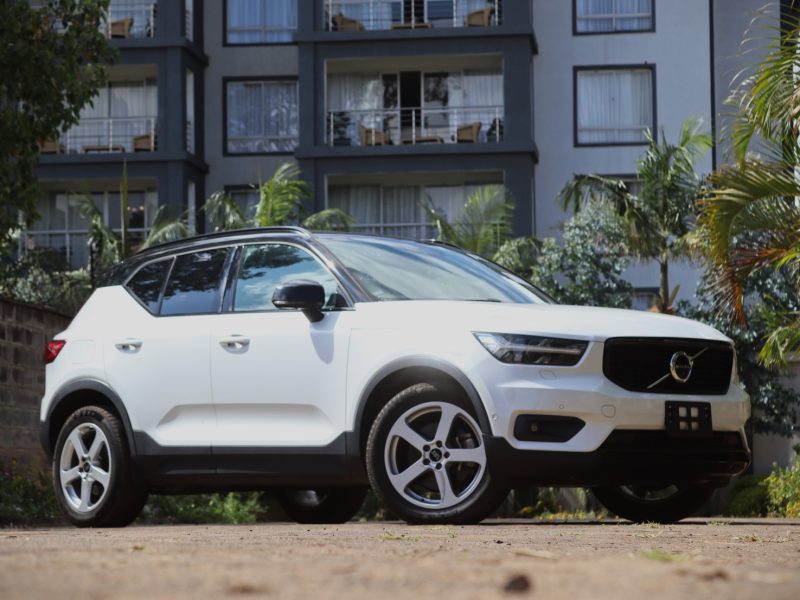 🤍 2018 VOLVO XC40 R-DESIGN WHITE | SPORTY ELEGANCE, SCANDINAVIAN POWER 🚙✨