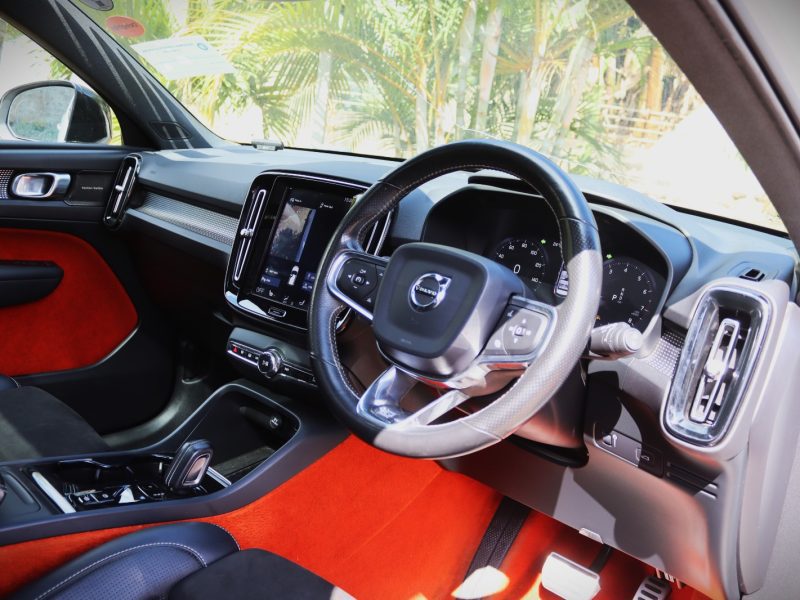 🤍 2018 VOLVO XC40 R-DESIGN WHITE | SPORTY ELEGANCE, SCANDINAVIAN POWER 🚙✨