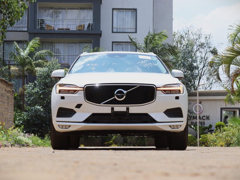 🤍 2019 VOLVO XC60 T5 — ELEGANCE MEETS POWER IN PURE WHITE! 🚙✨