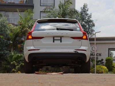 🤍 2019 VOLVO XC60 T5 — ELEGANCE MEETS POWER IN PURE WHITE! 🚙✨