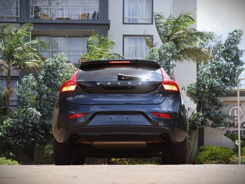 🔵 2017 VOLVO V40 T3 – BLUE | PREMIUM HATCHBACK • TURBO PERFORMANCE • SCANDINAVIAN DESIGN