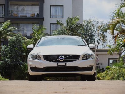 ⚪ 2018 VOLVO S60 D4 – WHITE | EXECUTIVE SEDAN • DIESEL-TURBO • SCANDINAVIAN LUXURY
