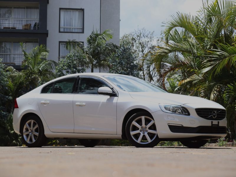 ⚪ 2018 VOLVO S60 D4 – WHITE | EXECUTIVE SEDAN • DIESEL-TURBO • SCANDINAVIAN LUXURY