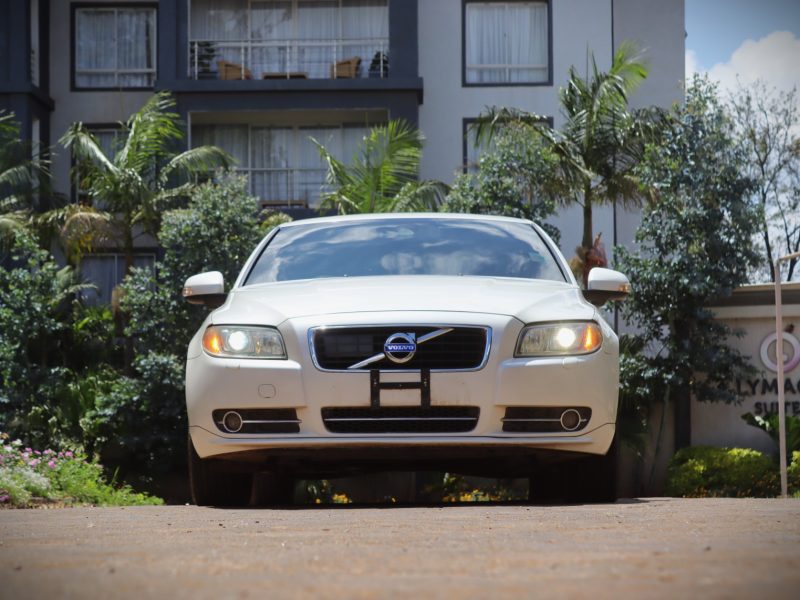 š¤ 2010 VOLVO S80 ā ELEGANT WHITE | 2500CC PETROL TURBO ⢠EXECUTIVE LUXURY SEDAN