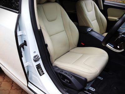 Volvo V60 Cross Country – YOM 2018 | 2000CC Diesel Adventure • Comfort • Scandinavian Precision