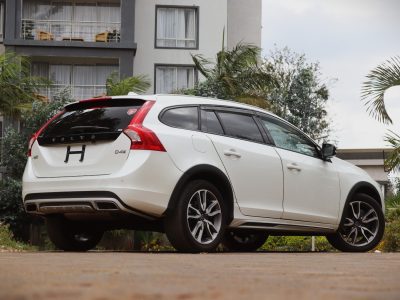 Volvo V60 Cross Country – YOM 2018 | 2000CC Diesel Adventure • Comfort • Scandinavian Precision