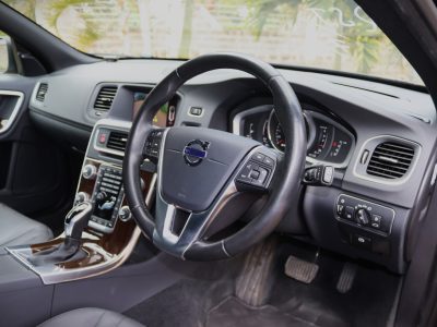 💙 VOLVO V60 – 2018 | Elegant N-Blue Wagon with a Strong 2000CC Diesel Engine Stylish • Practical • Scandinavian Luxury