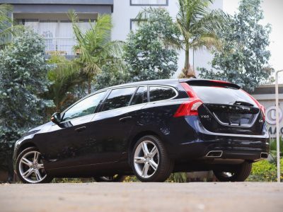 💙 VOLVO V60 – 2018 | Elegant N-Blue Wagon with a Strong 2000CC Diesel Engine Stylish • Practical • Scandinavian Luxury