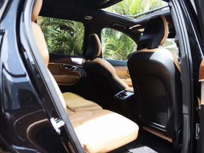 VOLVO XC90 T6 – 2019 | Twin-Turbo Luxury in a Bold, Elegant Black Finish Flagship Power • Premium Comfort • Distinct Scandinavian Excellence