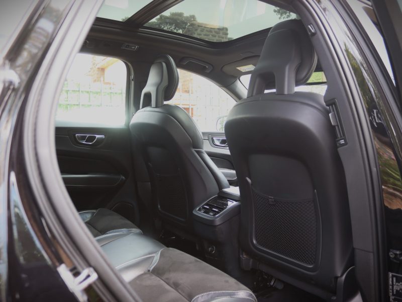 VOLVO XC60 R-DESIGN T5 – YOM 2018 | 2000CC Petrol Turbo Sporty • Powerful • Modern Scandinavian Luxury