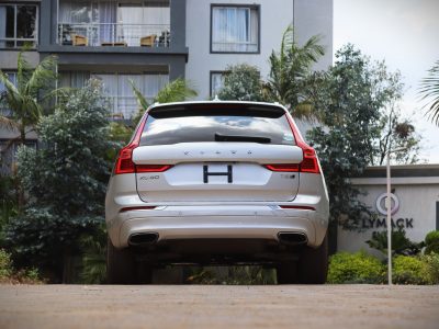 ✨ VOLVO XC60 T5 – YOM 2018 | Elegant Silver with a Powerful 2000CC Petrol Engine Scandinavian Luxury • Smooth Performance • Advanced Safety