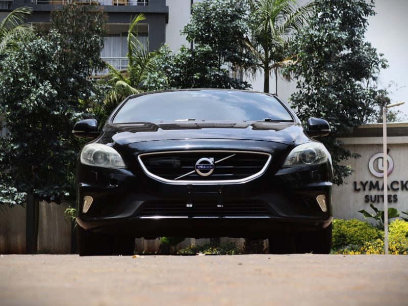 🚗 2016 VOLVO V40 T5 R-DESIGN – SPORT HATCHBACK • 2000CC PETROL • TURBO PERFORMANCE