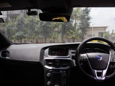 🚗 2016 VOLVO V40 T5 R-DESIGN – SPORT HATCHBACK • 2000CC PETROL • TURBO PERFORMANCE