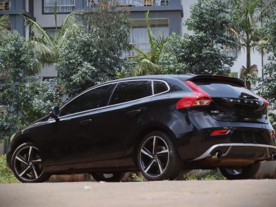 🚗 2016 VOLVO V40 T5 R-DESIGN – SPORT HATCHBACK • 2000CC PETROL • TURBO PERFORMANCE