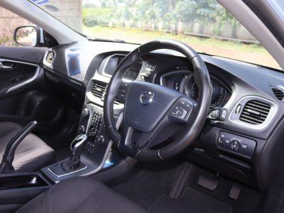 🚗 2017 VOLVO V40 T2 – 1500CC PETROL TURBO • LUXURY • COMPACT HATCHBACK