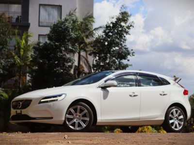 🚗 2019 VOLVO V40 T3 – 1500CC PETROL TURBO • LUXURY • MOONROOF