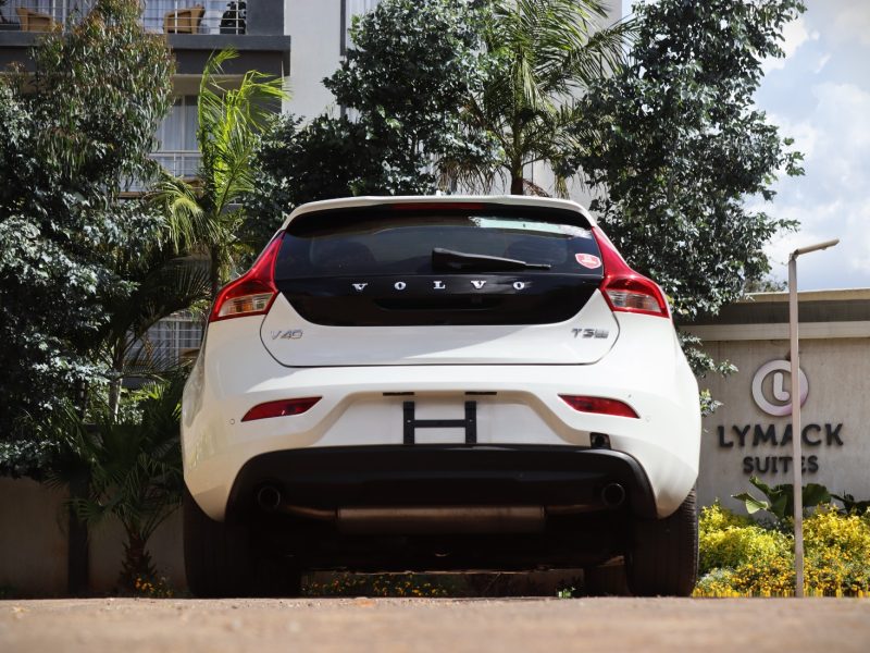 🚗 2019 VOLVO V40 T3 – 1500CC PETROL TURBO • LUXURY • MOONROOF