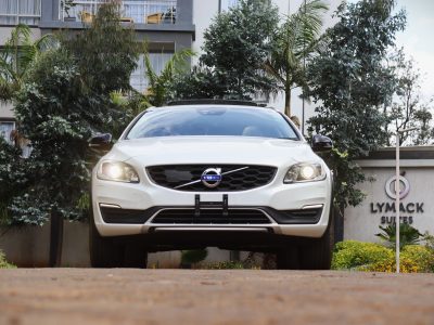 🚗 2018 VOLVO V60 CROSS COUNTRY – 2000CC PETROL TURBO • AWD • LUXURY WAGON