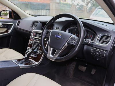 🚗 2018 VOLVO V60 CROSS COUNTRY – 2000CC PETROL TURBO • AWD • LUXURY WAGON