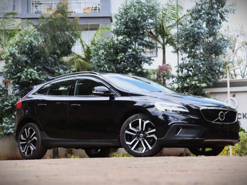 🚗 2019 VOLVO V40 CROSS COUNTRY T5 – BLACK • 2000CC TURBO • AWD • LUXURY CROSSOVER