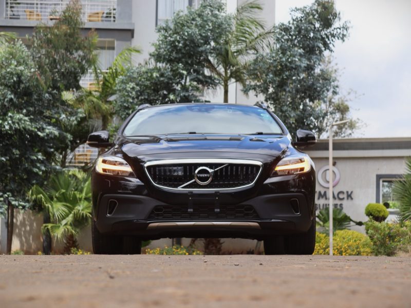 🚗 2019 VOLVO V40 CROSS COUNTRY T5 – BLACK • 2000CC TURBO • AWD • LUXURY CROSSOVER