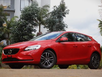 🚗 2019 VOLVO V40 T3 – RED • TURBO • HARMAN KARDON • COMPACT LUXURY