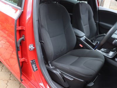 🚗 2019 VOLVO V40 T3 – RED • TURBO • HARMAN KARDON • COMPACT LUXURY