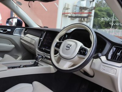 🚗 2020 VOLVO XC60 D4 INSCRIPTION – BLUE • 2000CC DIESEL • BOWERS & WILKINS • MASSAGE SEATS