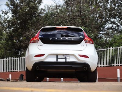 🚗 2020 VOLVO V40 D4 – WHITE • 2000CC DIESEL • PREMIUM HATCHBACK