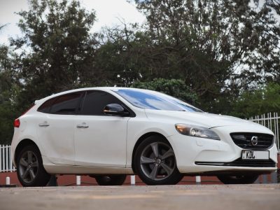 🚗 2016 VOLVO V40 T4 – WHITE • 2000CC TURBO • SPORTY LUXURY HATCHBACK