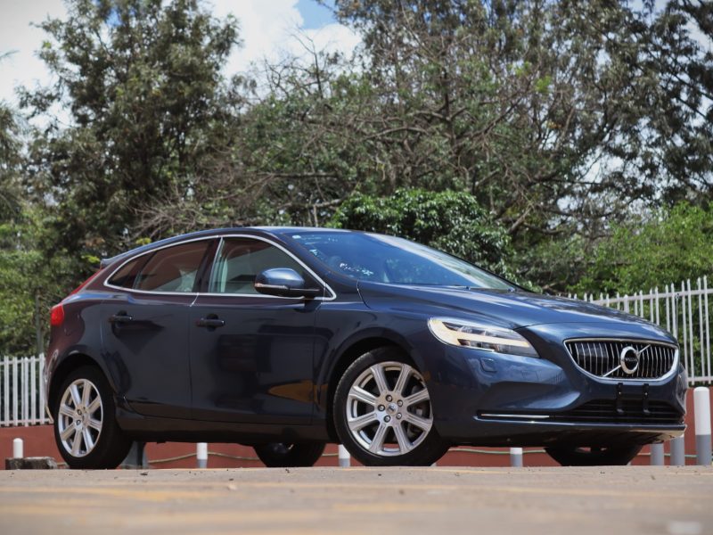🚗 2020 VOLVO V40 T3 – BLUE • 1500CC TURBO • MOONROOF • HARMAN KARDON