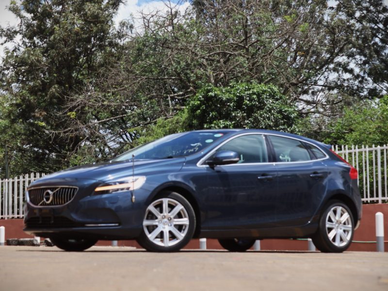 🚗 2020 VOLVO V40 T3 – BLUE • 1500CC TURBO • MOONROOF • HARMAN KARDON