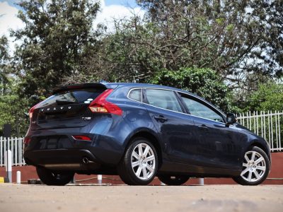 🚗 2020 VOLVO V40 T3 – BLUE • 1500CC TURBO • MOONROOF • HARMAN KARDON