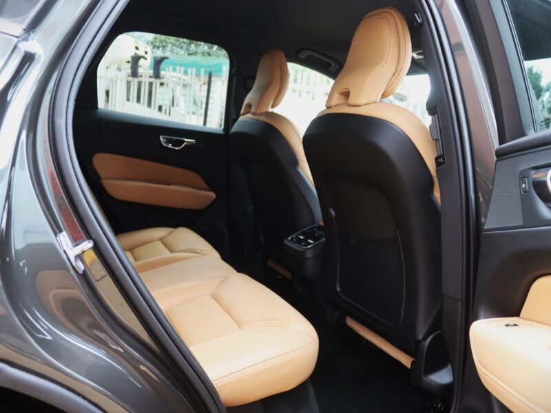 🚗 2020 VOLVO XC60 T5 NEW MODEL – ELEGANT GREEN • 2000CC PETROL TURBO • LUXURY SUV