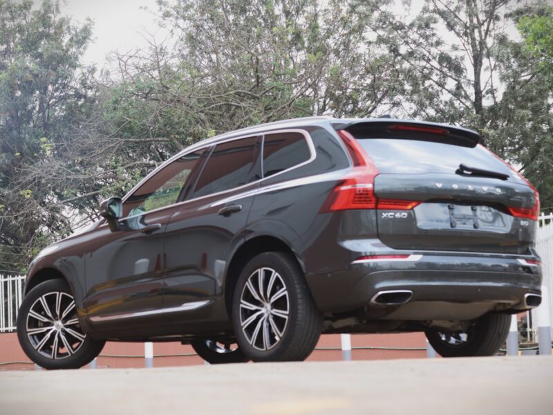 🚗 2020 VOLVO XC60 T5 NEW MODEL – ELEGANT GREEN • 2000CC PETROL TURBO • LUXURY SUV