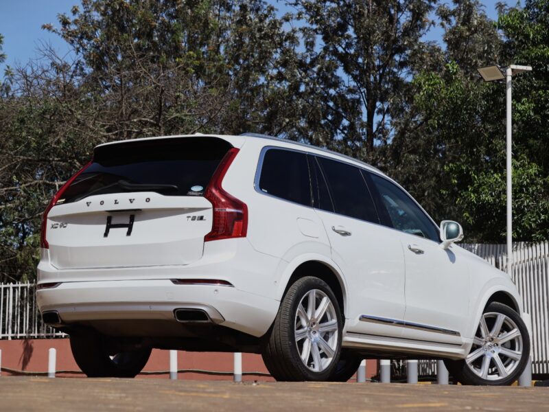 🚗 2019 VOLVO XC90 T8 INSCRIPTION – ELEGANT WHITE • 2000CC TWIN-CHARGED PLUG-IN HYBRID • ULTRA-LUXURY 7-SEATER SUV