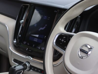 🚗 2019 VOLVO XC60 T5 INSCRIPTION – ELEGANT WHITE • 2000CC PETROL TURBO • BOWERS & WILKINS • AIR SUSPENSION