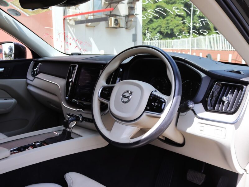 🚗 2020 VOLVO XC60 D4 NEW MODEL – 2000CC TURBO DIESEL • PANORAMIC SUNROOF • HARMAN KARDON • LUXURY SUV