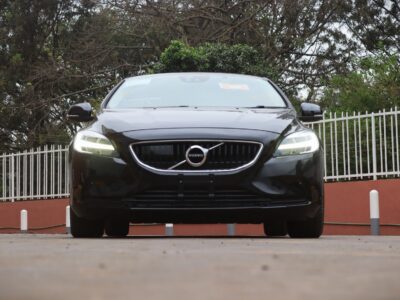 🚗 2020 VOLVO V40 T3 – BLACK • 1500CC TURBO PETROL • PREMIUM HATCHBACK • SCANDINAVIAN LUXURY