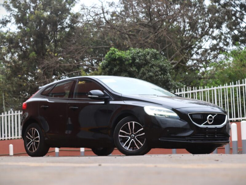 🚗 2020 VOLVO V40 T3 – BLACK • 1500CC TURBO PETROL • PREMIUM HATCHBACK • SCANDINAVIAN LUXURY