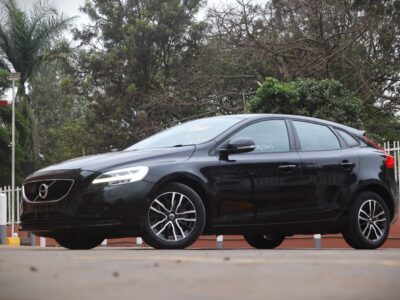 🚗 2020 VOLVO V40 T3 – BLACK • 1500CC TURBO PETROL • PREMIUM HATCHBACK • SCANDINAVIAN LUXURY