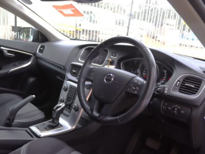 🚗 2020 VOLVO V40 T3 – BLACK • 1500CC TURBO PETROL • PREMIUM HATCHBACK • SCANDINAVIAN LUXURY
