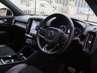 🚗 2020 VOLVO XC40 T4 R-DESIGN – ELEGANT BLUE • 2000CC TURBO PETROL • PREMIUM COMPACT SUV