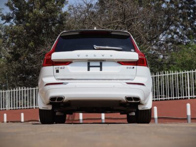 π 2020 VOLVO XC60 B5 INSCRIPTION β ELEGANT WHITE β’ 2000CC MILD HYBRID TURBO PETROL β’ LUXURY SUV