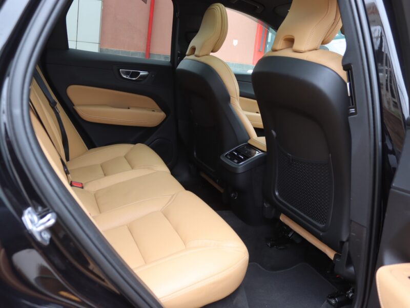 🚗 2020 VOLVO XC60 D4 INSCRIPTION – ELEGANT BLACK • 2000CC TURBO DIESEL • PREMIUM LUXURY SUV