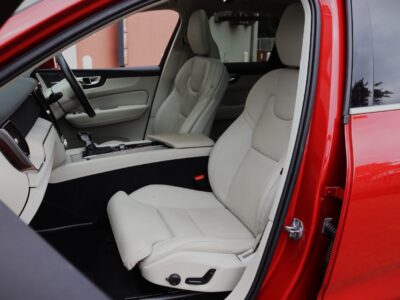 🚗 2020 VOLVO XC60 D4 INSCRIPTION – 2000CC TURBO DIESEL • SUNROOF • HARMAN KARDON • MASSAGE SEATS