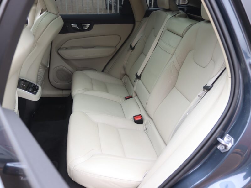 🚗 2020 VOLVO XC60 D4 INSCRIPTION – 2000CC TURBO DIESEL • PREMIUM LUXURY SUV